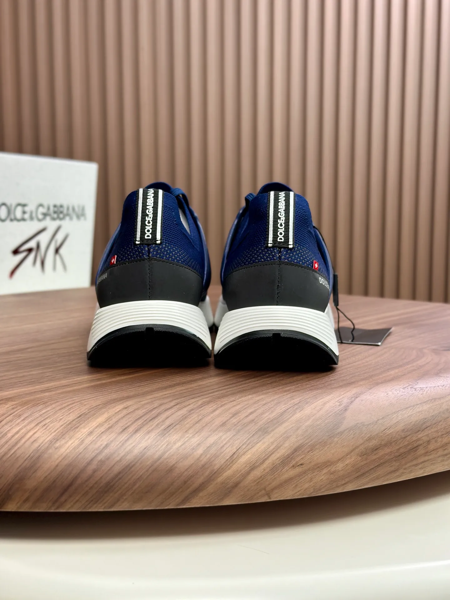 💰720••New arrivals••Dolce&Gabbana••DG✔️High-end men’s sports•casual shoes. Original goods from top counters. Original imported cowhide, multi-material splicing design ➕Imported cowhide lining, cowhide feet ➕Original TPR elastic outsole.  Size: 39-44 (38, 45 customized)